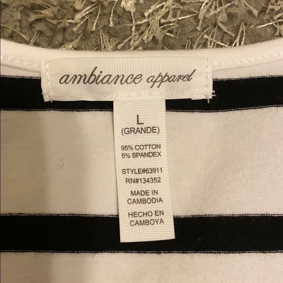 Black and White stripped crop top - Picture 2 of 2